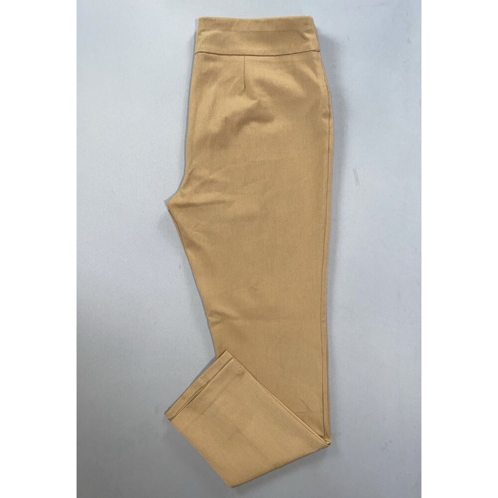 Chico's So Slimming Pull On Knit Slim Leg Pants. Beige, Women's Tag 1R (8). MINT